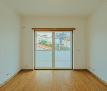 Moradia T4 para Arrendar no Estoril (Livramento), Sem Móveis - Photo 6