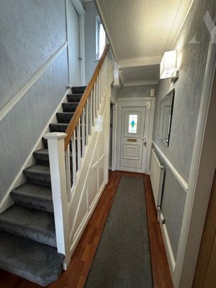 4 bedroom semi-detached house to rent - Photo 1