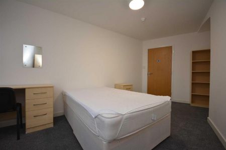 1 bedroom in a house share to rent - Photo 5