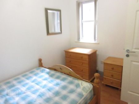 Two Bedroom Apartment, 4a Magdala Street, Botanic Area ~ Behind Queens, Belfast, BT7 1PU - Photo 2