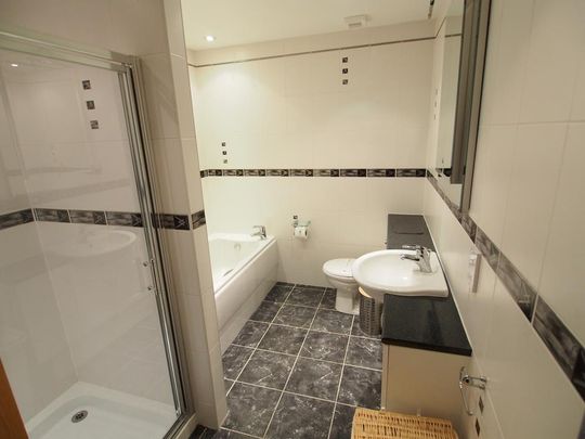 4 bedroom detached house to rent - Photo 1