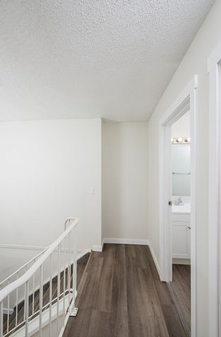 2200 Woodview Dr. SW, Calgary - Photo 5