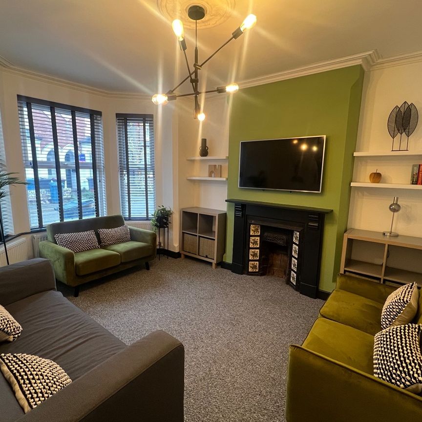 5 Bed Semi-Detached House, West Bridgford, NG2 - Photo 1