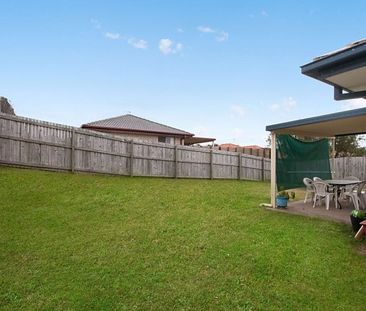 Spacious Home in the Heart of Upper Coomera - Photo 6