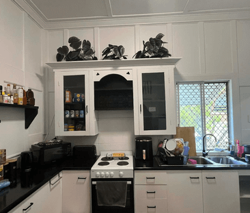 Charming Partly Furnished Timber Home - 1 Rowland Street, Bundaberg... - Photo 3