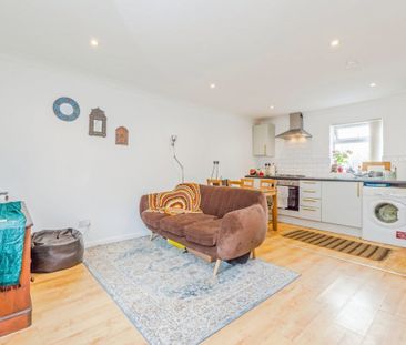 Railway Street - Photo 2