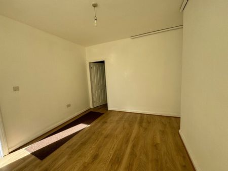 3 Bed Terraced House, Rosedale Avenue, LE4 - Photo 4