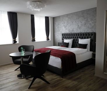 1-ROOM APARTMENT IN REICHENBURG (SZ), FURNISHED - Photo 2