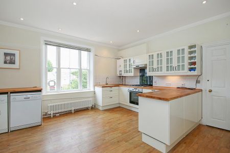 3 bedroom flat to rent - Photo 5