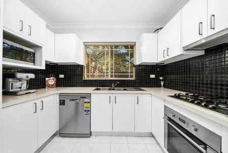 Oversized Spilt Level Townhouse - Photo 4