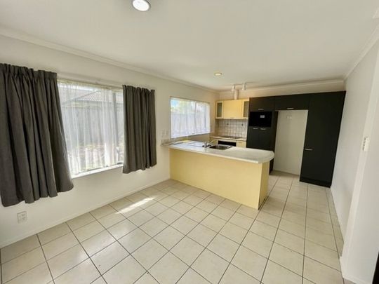 4 Sandwick Drive, Weymouth, Auckland - Photo 1