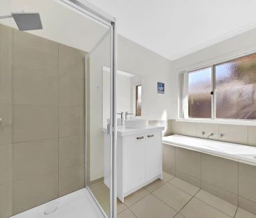 “Stunning Family Home” - Photo 4