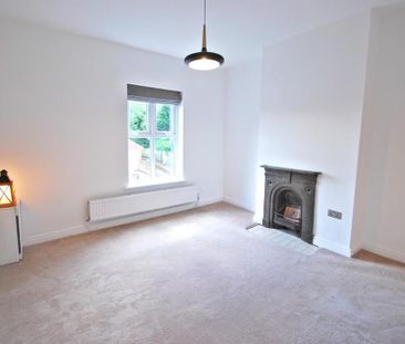 2 bedroom terraced house to rent - Photo 2