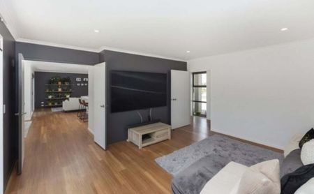 Ideal for Extended Whānau Living - Photo 5
