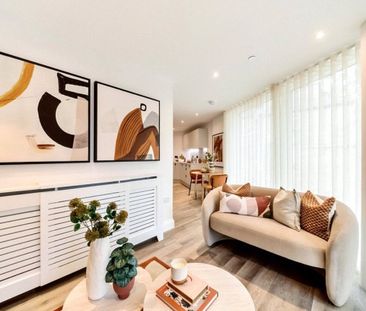 Flat to rent - Tweedy Road, Bromley, BR1 - Photo 1