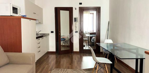 Monolocale in affitto - Photo 2