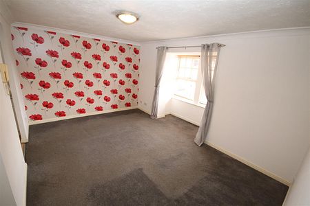 1 bedroom Apartment to let - Photo 5