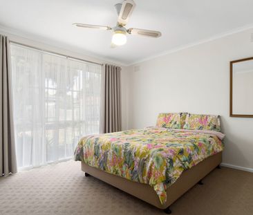 Two Living Areas, Outdoor Entertaining Area & Low-Maintenance Gardens - Photo 3