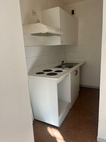 Location Appartement 2 pièces 33m² LOURDES 65100 - Photo 3