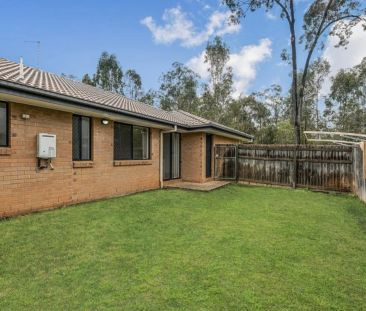 Three Living Areas - Photo 2