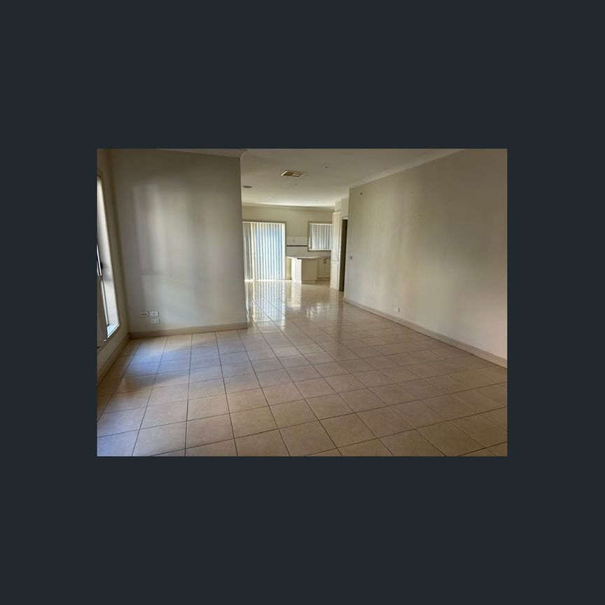 Spacious 3-Bed Unit in Mill Park - Photo 1