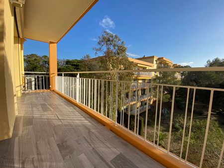 Location Appartement 4 pièces 70m² - Photo 3