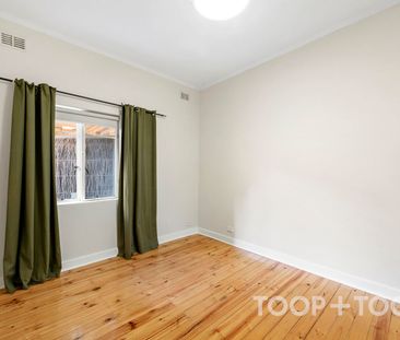 Spacious updated 3 bedroom unit - Photo 2