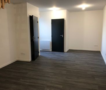 Location Appartement 4 pièces 81m² SALAISE SUR SANNE 38150 - Photo 2