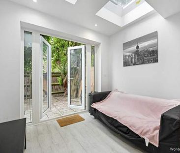 4 bedroom property to rent in London - Photo 1