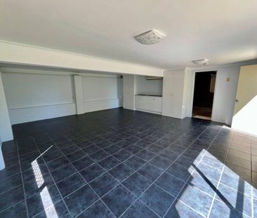 Modern Highset Home in Norman Gardens ! - Photo 2