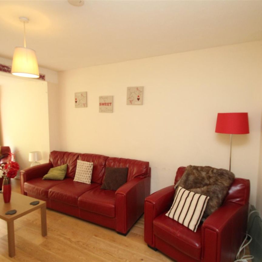 Maynards Road, Hemel Hempstead, HP2 4TR, Herts - Photo 1