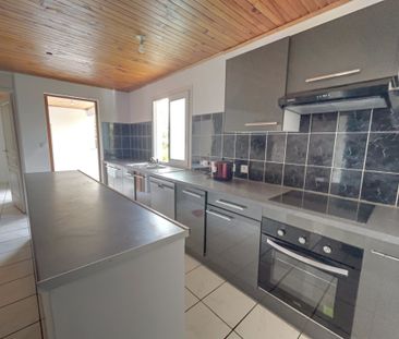 Location Appartement 4 pièces 82m² ST PIERRE 97432 - Photo 6