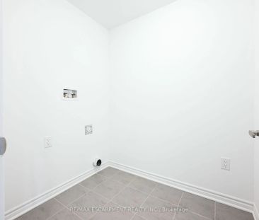 Property For Lease | W9030058 - Photo 6