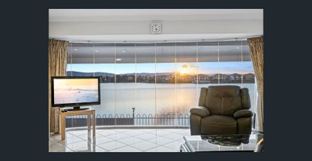 Waterfront Family Retreat with Pool - Photo 4