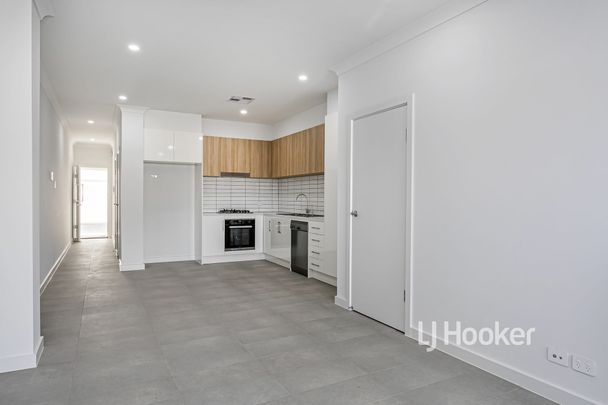 Modern Living - Photo 1