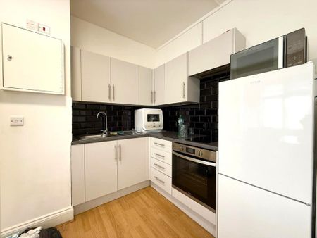 1 bedroom flat to rent - Photo 5