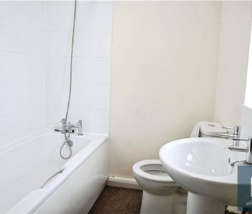 2 bedroom end of terrace house to rent - Photo 3