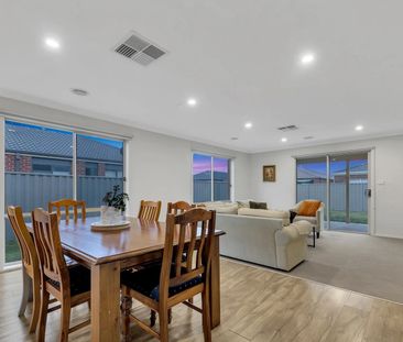 Modern Stunning Family Home! - Photo 3