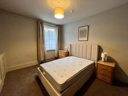 1 bedroom in a house share to rent - Photo 2