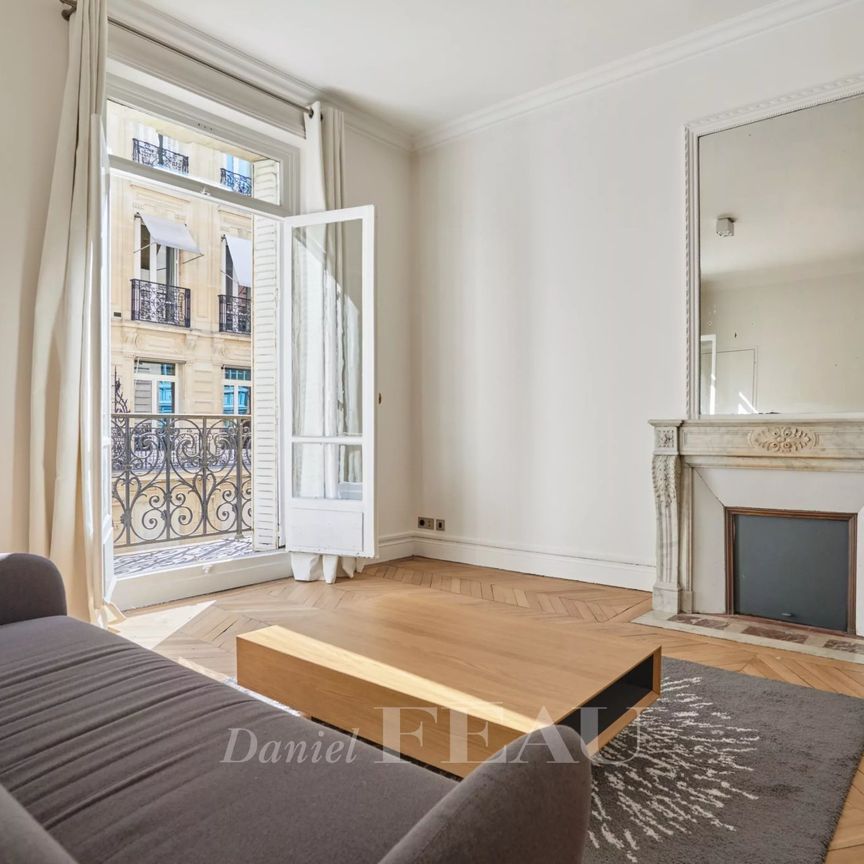 Tout savoir sur cet appartement dans le quartier Triangle d'Or, à Paris 8ème - Photo 1