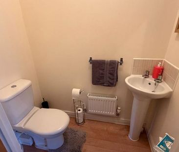 4 bedroom detached house to rent - Photo 6