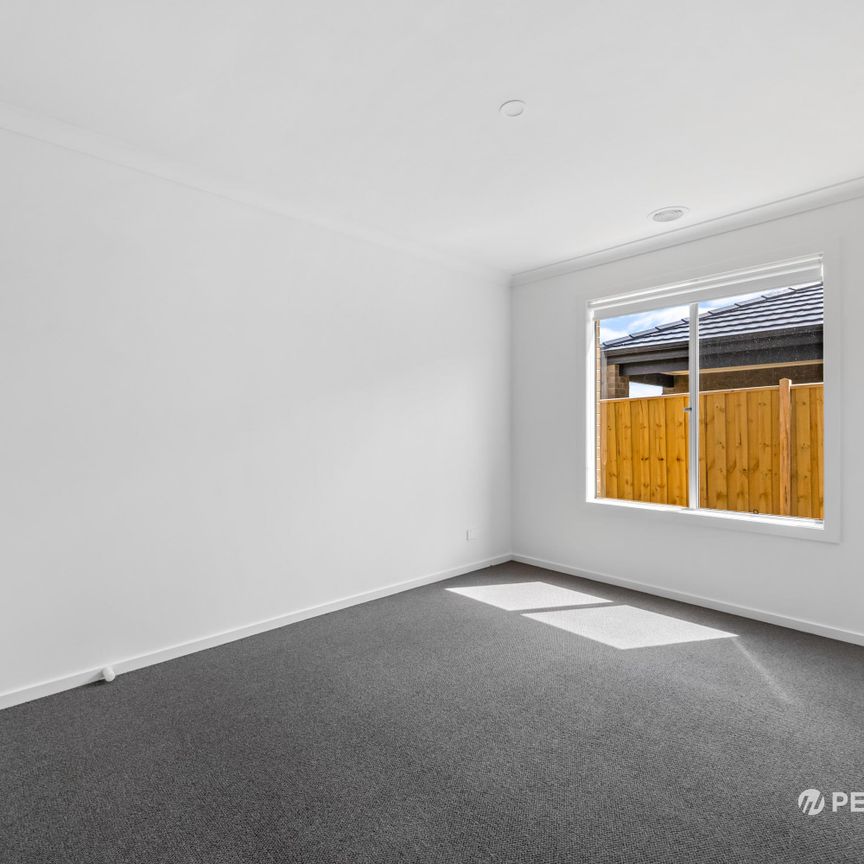 21 Aspen Street, Winter Valley VIC 3358 - House For Rent | Domain - Photo 1