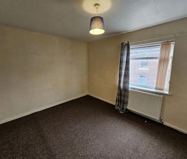 4 bedroom terraced house to rent - Photo 3