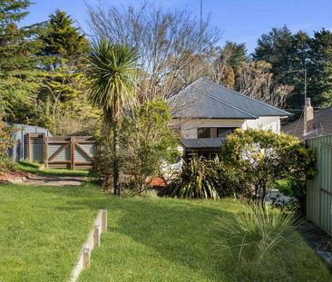 Charming Cottage on a Generous Block. - Photo 5