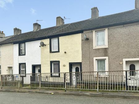 2 bedroom terraced house to rent - Photo 4