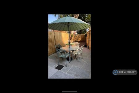 3 bedroom terraced house to rent - Photo 5