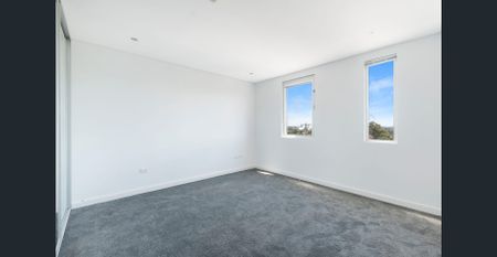 EXCLUSIVE PENTHOUSE IN PRIME LOCATION! - Photo 4