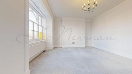 4 bedroom flat to rent - Photo 2