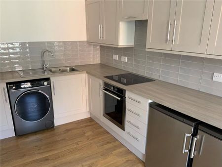 2 bedroom terraced house to rent - Photo 3