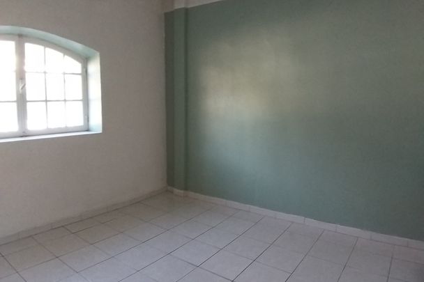 Spacieux T2 avec petite terrasse - emplacement idéal - Photo 1